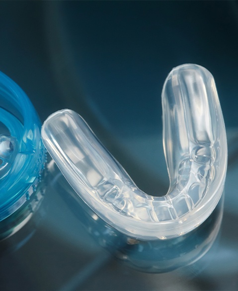 Clear nightguard for teeth grinding